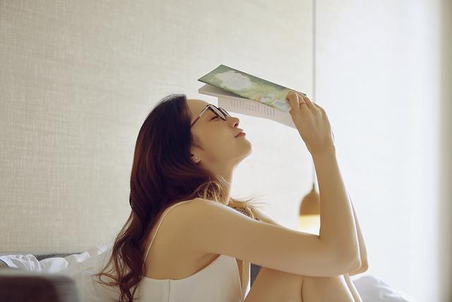 女人有这三种表现说明想被你泡, 不要错过机会!