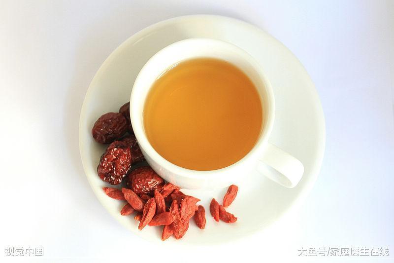 枸杞红枣茶温补又养颜, 但4类人一口都别喝, 否