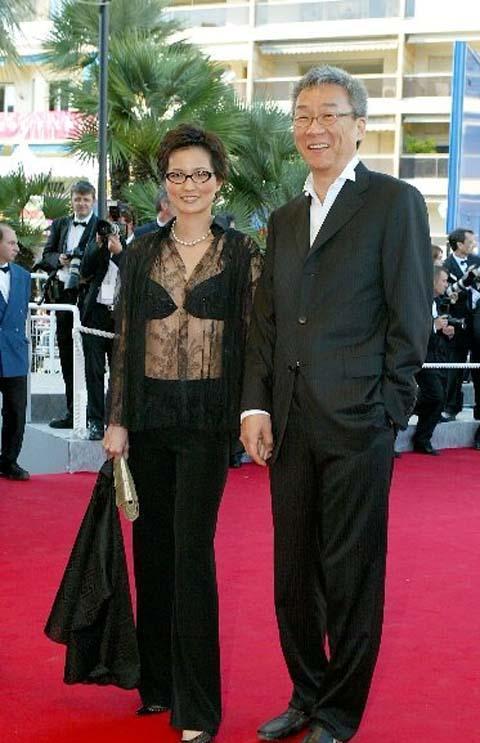 她是一代歌后, 经历十年无性婚姻, 离婚后前夫闪婚生子