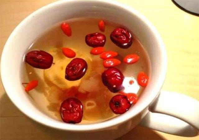 吃猪脚养颜防老? 女人常吃这几种排毒养颜食物, 让肌肤重回年轻