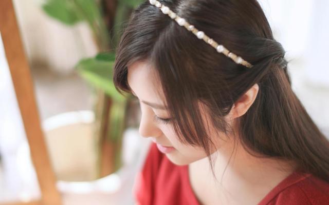 女人对你有这3个暗示, 就是看上你了, 尤其是第3个