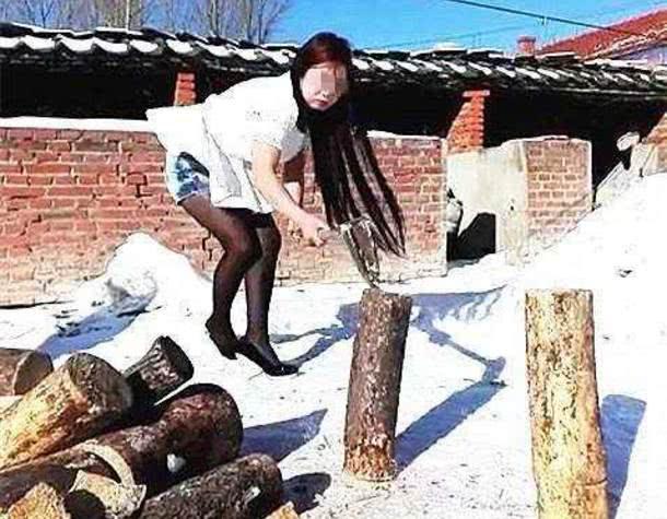 农村美女劈柴百发百中, 厉害了我的美女!
