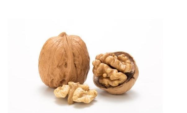 别人怕上火她却连吃30天核桃, 身体有奇迹般变化