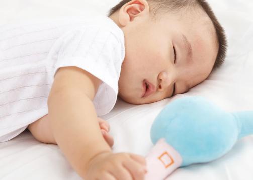宝宝睡觉时有这3种行为, 很有可能是生病了, 宝妈可不要大意