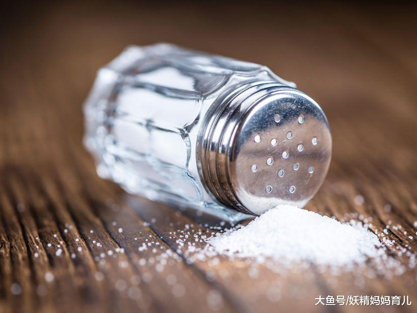 宝宝多大可以吃盐? 多盐派宝宝都有的8个特征