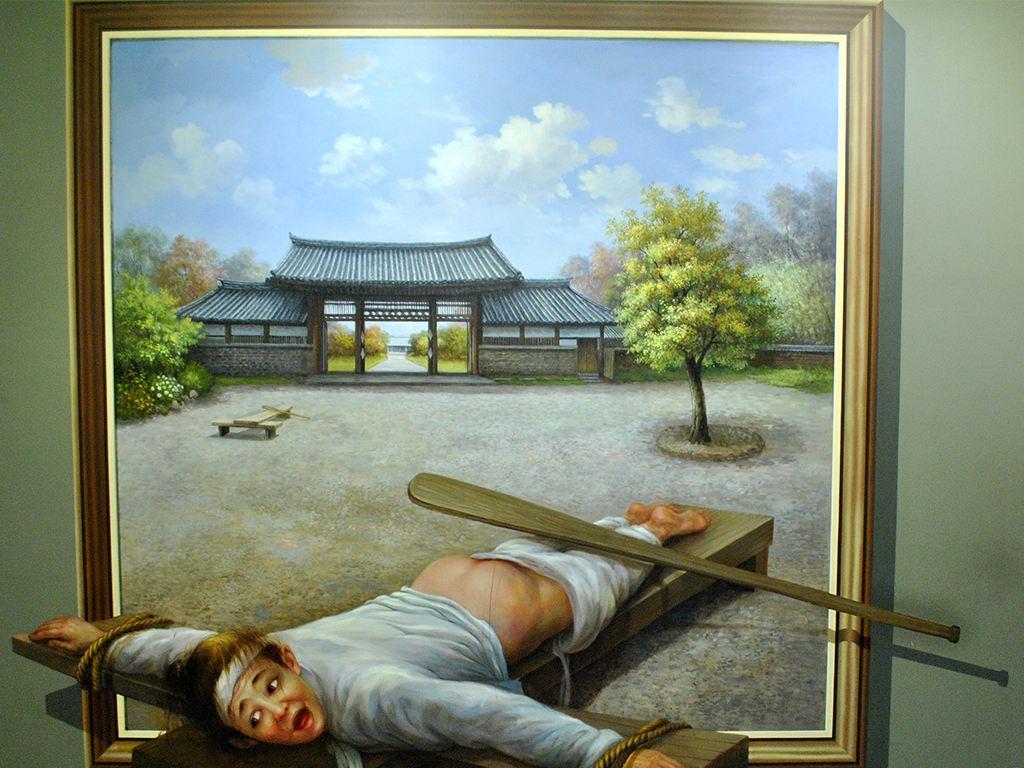 打板子起于东汉，兴与大明。明朝