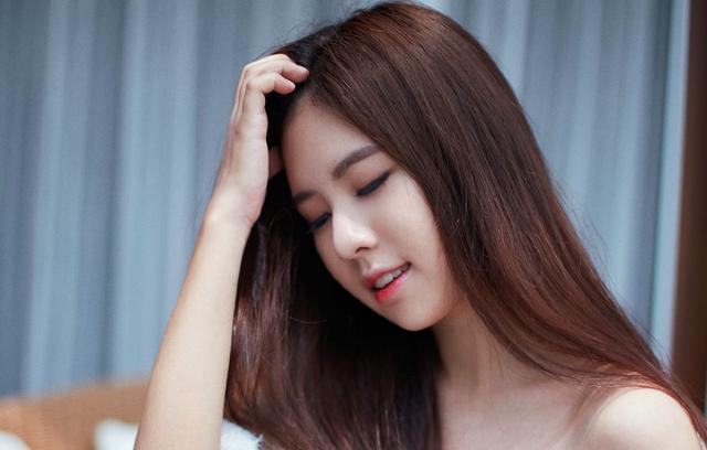 女人都无法抵抗这三个欢悦时刻的小动作, 尤其是第三个