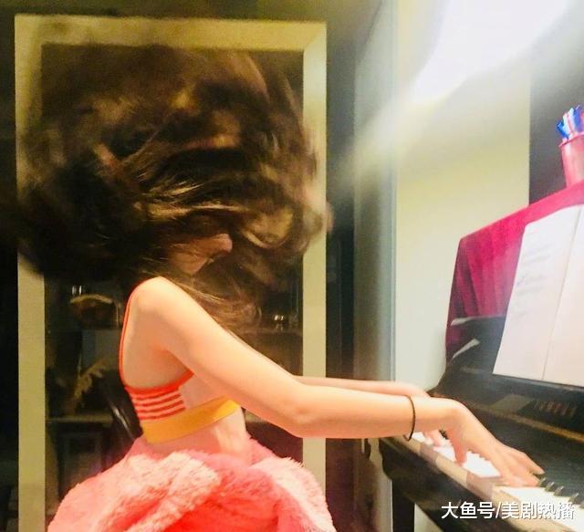 T台走秀、时尚大icon? 李嫣气场全开超自信, 直接秒杀老妈和姐!