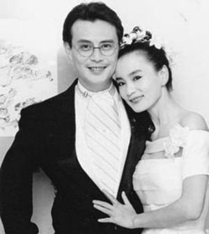 她被誉为泪眼皇后, 是范冰冰的大恩人, 却因渣男痛失子宫一生坎坷