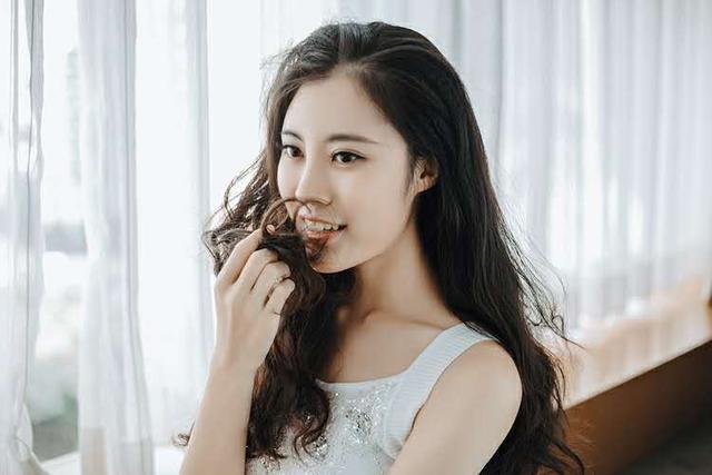女人对你虚情假意, 会有这4个表现, 藏都藏不住!