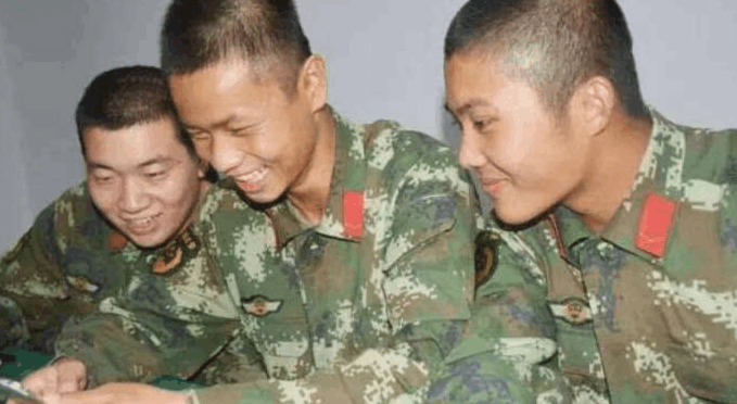部队里可以使用手机吗? 可以使用, 这两种是绝对禁止使用的!