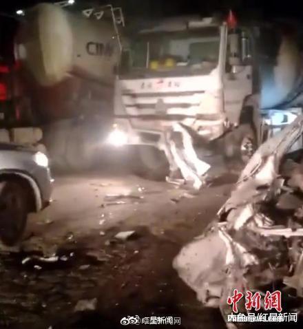 西安纺渭路重大交通事故丨市政部门几天前曾维护事发路段却没补那个坑