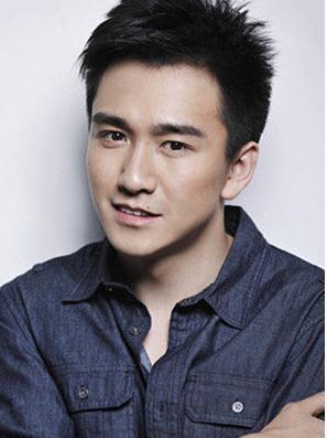 他是罕见的博士明星, 曾怒骂小鲜肉娘炮没演技, 却公开力挺黄晓明