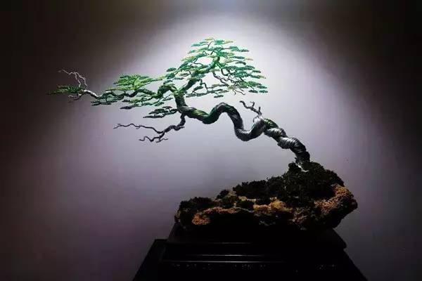 这盆景, 一次成型就是终身艺术, 不要浇水、修剪、施肥;网友: 活艺术!