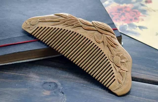 医生坦言: 一把不起眼的梳子, 用得好可梳走多种疾病, 你还不知道?