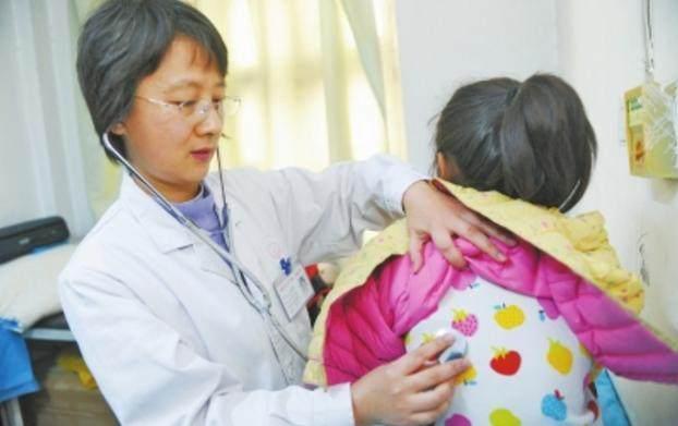 4岁女孩食量增大, 半夜总上厕所, 检查完奶奶瘫坐在地大骂自己