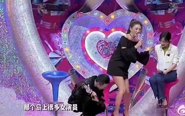 应采儿这一看就是被陈小春宠出来的自信吧