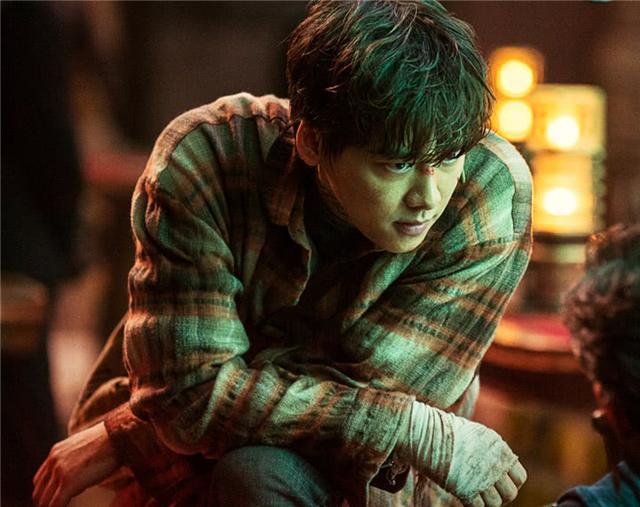 《动物世界2》开拍, 李易峰依旧是男主, 网友: 看演员名单必火
