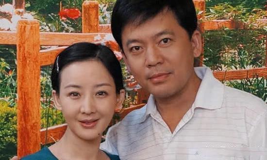 为了家庭放弃走红机会 与发妻携手度过28年 今女儿是高颜值学霸!