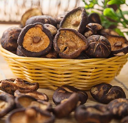 乳腺胀痛有结节? 常吃这几种食材通乳散结, 缓解增生不惹妇科病