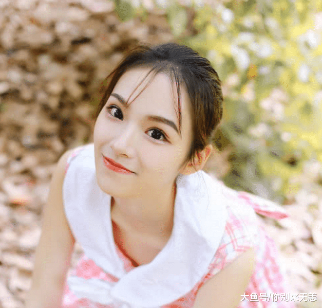 睡觉时, 女人经常做这3个小动作, 就是红杏出墙了