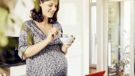 孕期也能吃的4种小零食, 不光不长胖对胎儿发育很有帮助