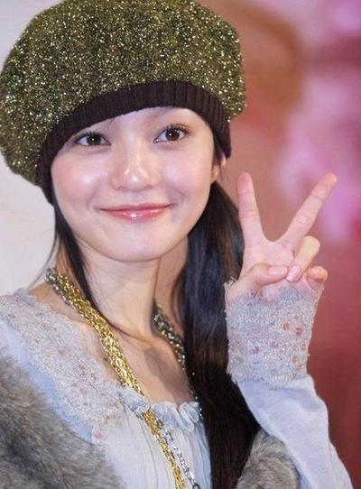 她做过洗碗工, 当红时baby还给她做背景, 却被母亲陷害一蹶不振!