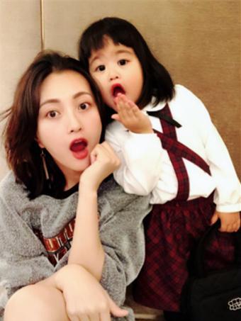 包贝尔女儿嫌弃出道照不好看要求删除 包文婧: 戏精!