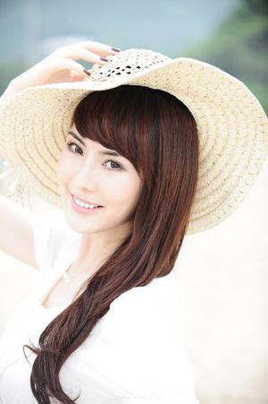 别傻了, 女生的这四种行为根本就不是喜欢你