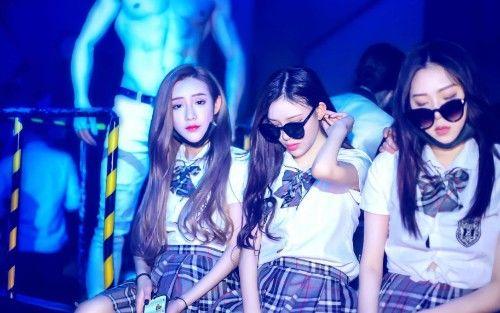 女人的6个暗示, 说明她想进一步发展关系, 今晚你错过了嘛?