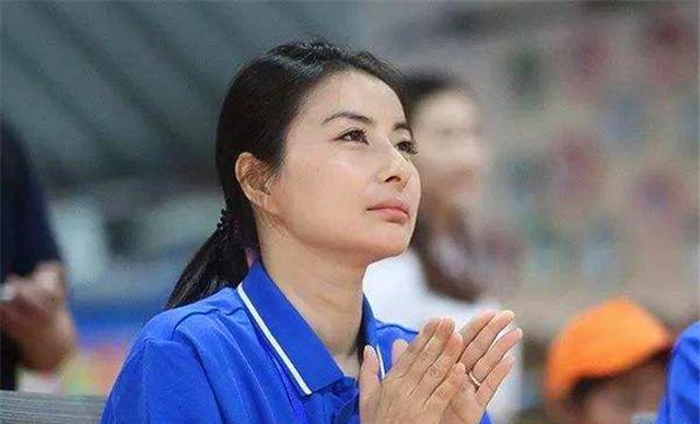 为什么梁洛施嫁不进豪门, 看看郭晶晶就明白差距究竟在哪里!