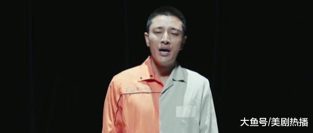 李小璐和甜馨穿亲子装亮相机场, 网友: 去哪都带娃, 改良母路线?
