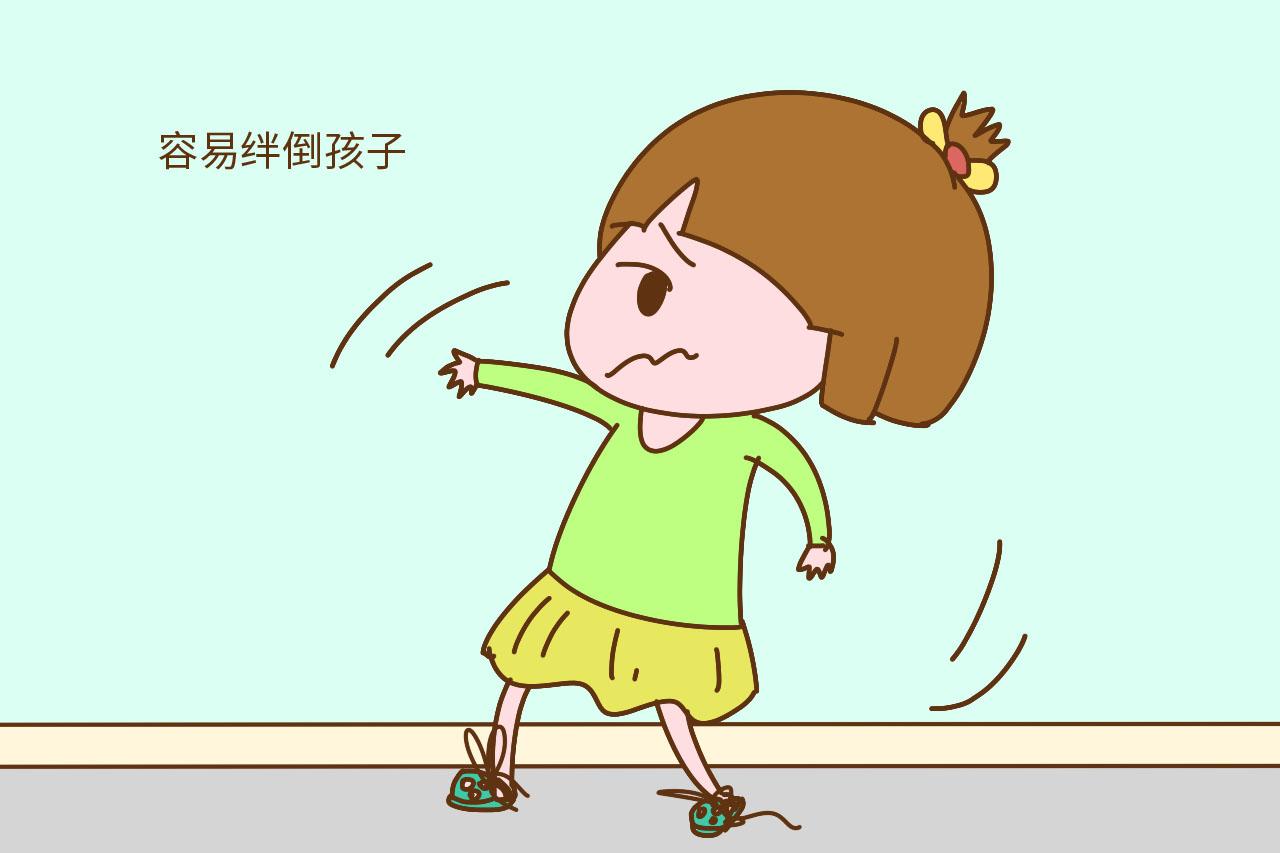 这4种衣服鞋子, 最好不要给3-6岁的孩子穿, 影响孩子健康