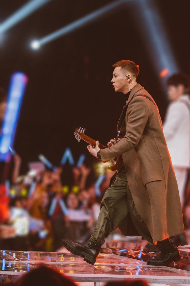 陈伟霆新造型寸头亮相《下一站传奇》“张大佛爷”再次上线