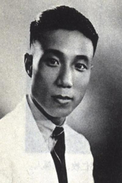 香港娱乐真正的大佬, 向华强见了也得低头, 再婚妻子相差30岁!