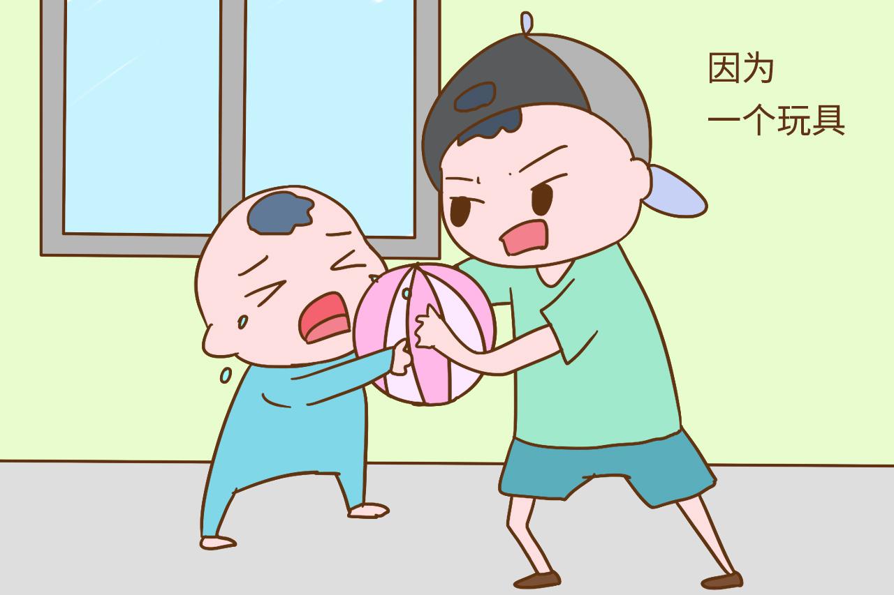 大宝二宝抢玩具, 只让大宝让步真的好吗? 妈妈需要长点心