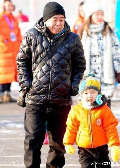 潘长江隐藏已久外孙曝光, 与妈妈相差太大! 网友: 隔代遗传真厉害