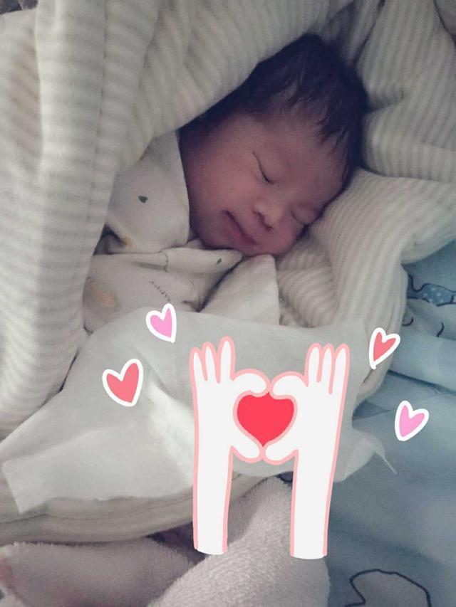 女子本弱, 为母则刚, 顺转剖迎来男宝宝, 附孕期症状