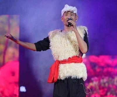 14年不离不弃的凤凰传奇, 演出费是怎么分的? 网友: 难怪没成夫妻