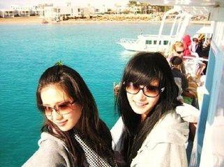 女子耳朵被蜘蛛咬了一口, 耳朵居然被毒液给溶解, 整个变黑坏死