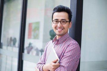 47岁男子肩痛难忍却查出肺癌, 医生警告: 五个不适吸烟者要注意