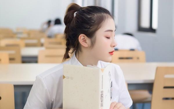 女人对你这八种表现, 没必要再死缠烂打!