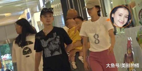 董子健孙怡携女儿出行, 大福长相首曝光! 网友: 俩人谁也不抱孩子