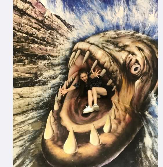 戚薇你是猴子请来的吗? 告诉我第四张图, 你是怎么样做到的