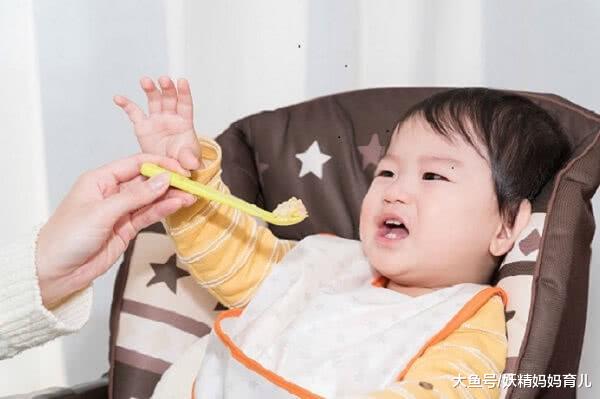 为什么宝宝拒绝吃辅食呢? 妈妈常犯的5个错