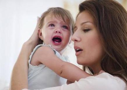 孩子总是无理哭闹怎么办? 这些方法能帮妈妈解决困惑, 很见效