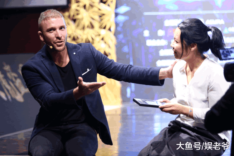 电影《惊天魔盗团》推出现场版魔术秀 全球巡演首站落地北京工体