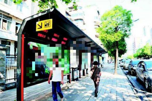 拾荒老人捡到金项链, 苦等失主三天, 失主一出现, 两人全愣住了