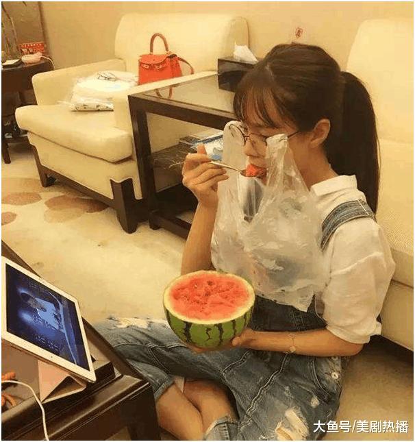 沈梦辰奶奶住破房子惹争议, 引来一片骂声, 沈梦辰回应获网友力挺