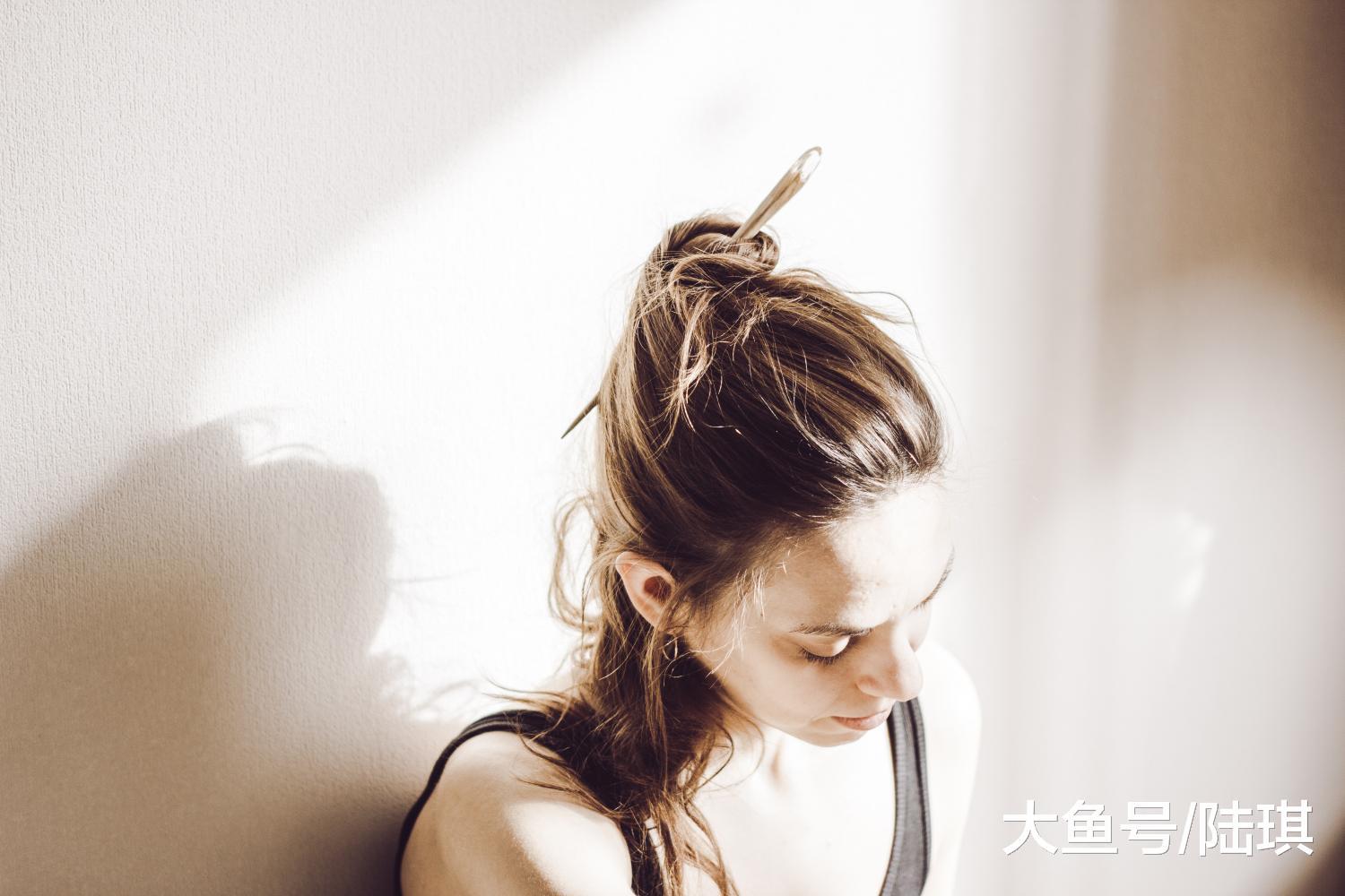 房租涨了后, 姑娘们选择了这样的爱情